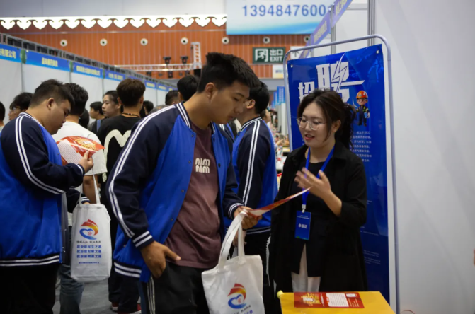 1758007960255087424.png image.png